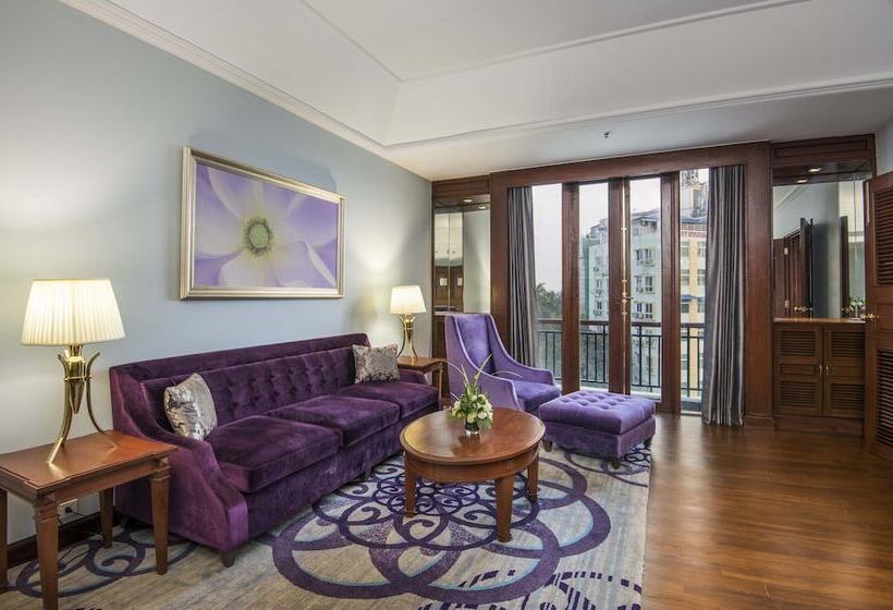 سوئیت کلاب, Chatrium Royal Lake Yangon