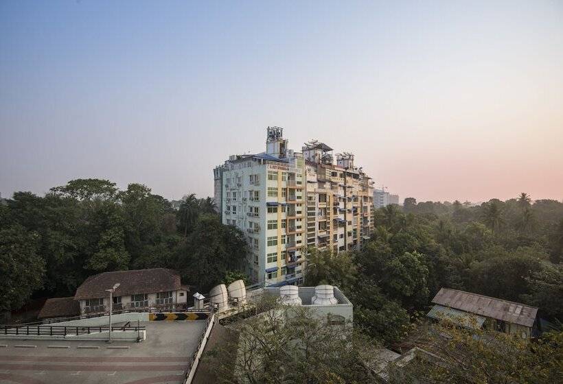 Deluxe Room City View, Chatrium Royal Lake Yangon