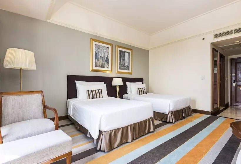 اتاق لوکس با چشم‌انداز شهر, Chatrium Royal Lake Yangon