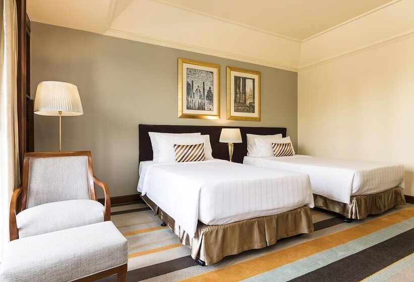 اتاق لوکس با چشم‌انداز شهر, Chatrium Royal Lake Yangon