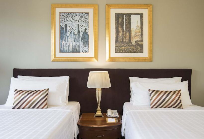 اتاق لوکس با چشم‌انداز باغ, Chatrium Royal Lake Yangon