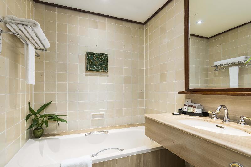 اتاق لوکس با چشم‌انداز دریاچه, Chatrium Royal Lake Yangon