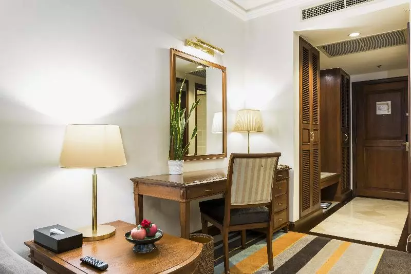 اتاق لوکس با چشم‌انداز دریاچه, Chatrium Royal Lake Yangon