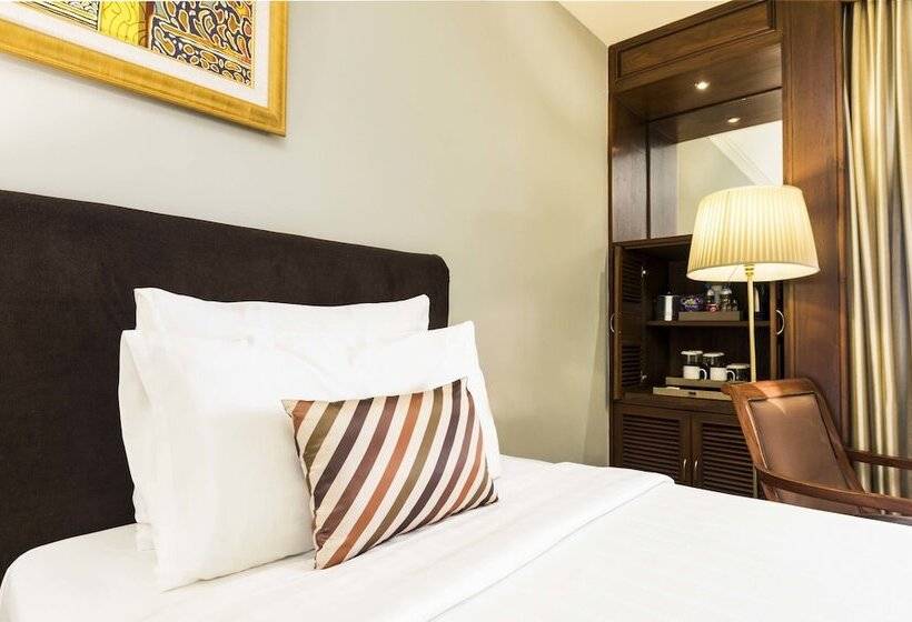 اتاق کلاب, Chatrium Royal Lake Yangon