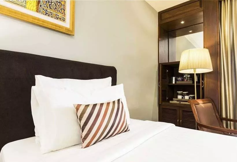 اتاق کلاب, Chatrium Royal Lake Yangon
