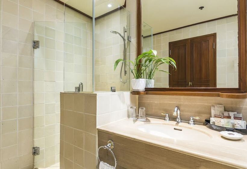 اتاق لوکس با چشم‌انداز باغ, Chatrium Royal Lake Yangon