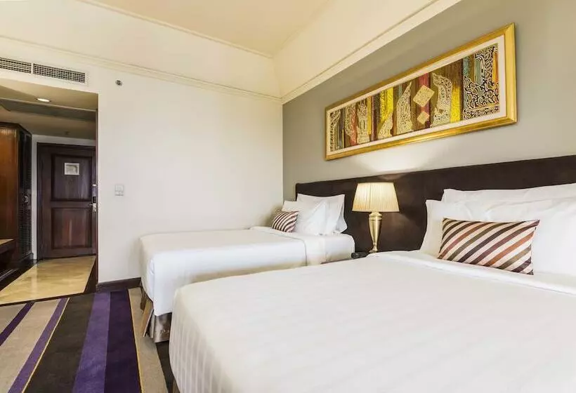 اتاق لوکس با چشم‌انداز شهر, Chatrium Royal Lake Yangon