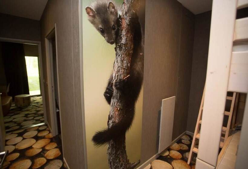 غرفة عائلية, Des Trois Hiboux