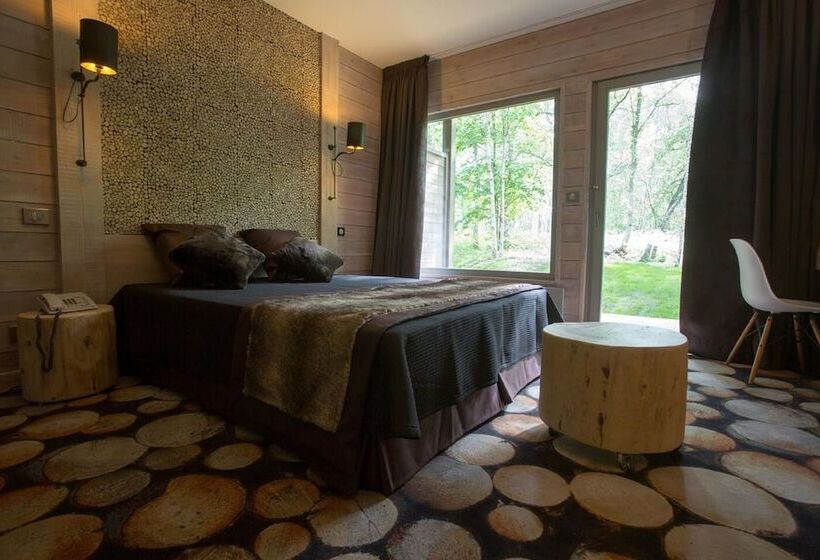 غرفة عائلية, Des Trois Hiboux