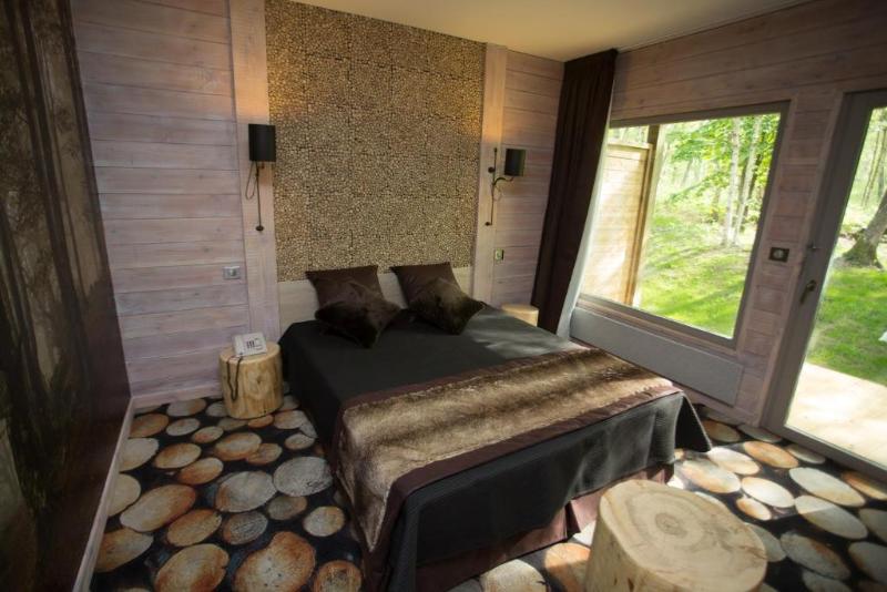 غرفة عائلية, Des Trois Hiboux