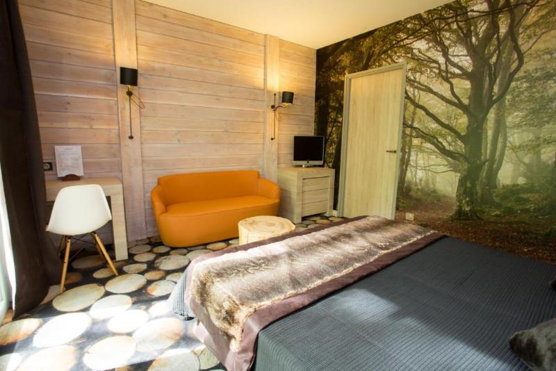 غرفة عائلية, Des Trois Hiboux