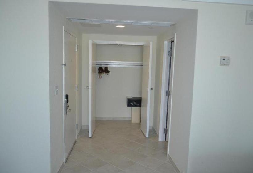 オーシャンビュースタンダードルーム, Lighthouse Pointe At Grand Lucayan Resort