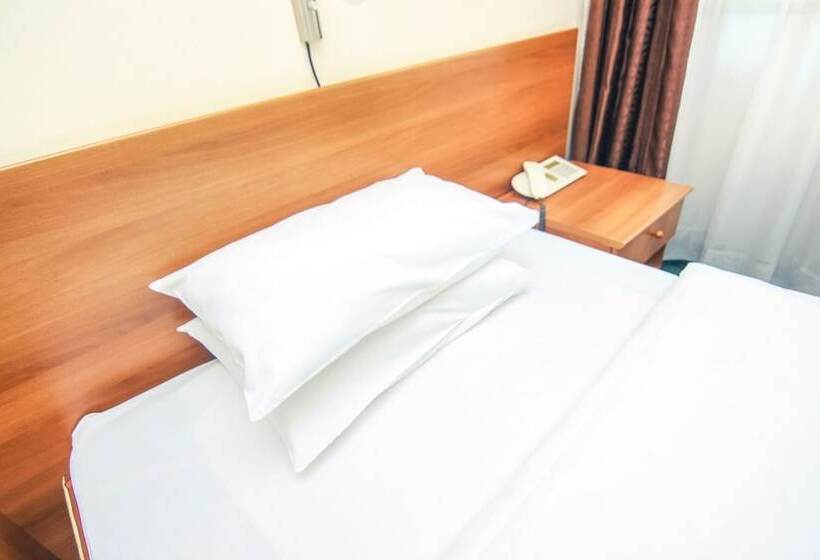 اتاق اکونومی, Grand