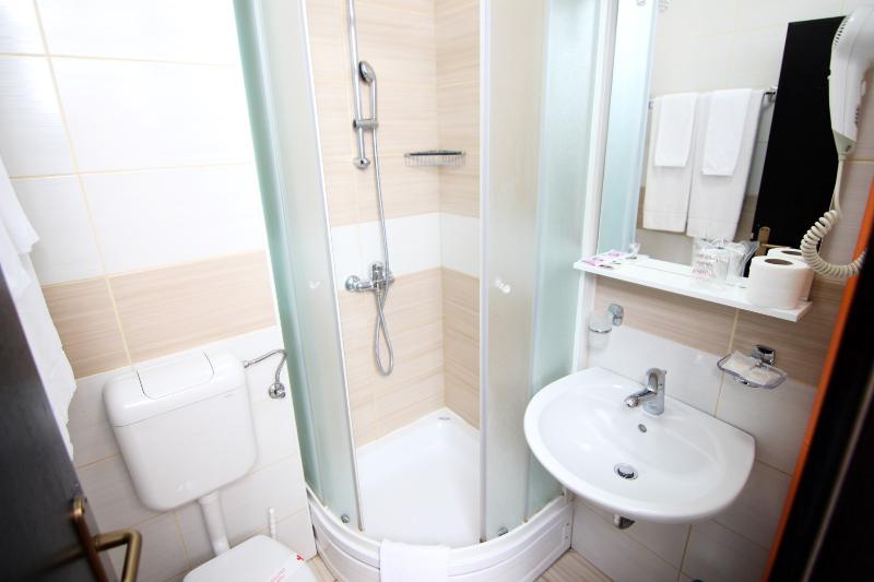 اتاق استاندارد یک نفره, Grand