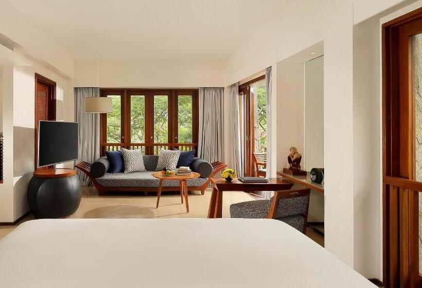 带大床的套房, Maya Ubud Resort & Spa
