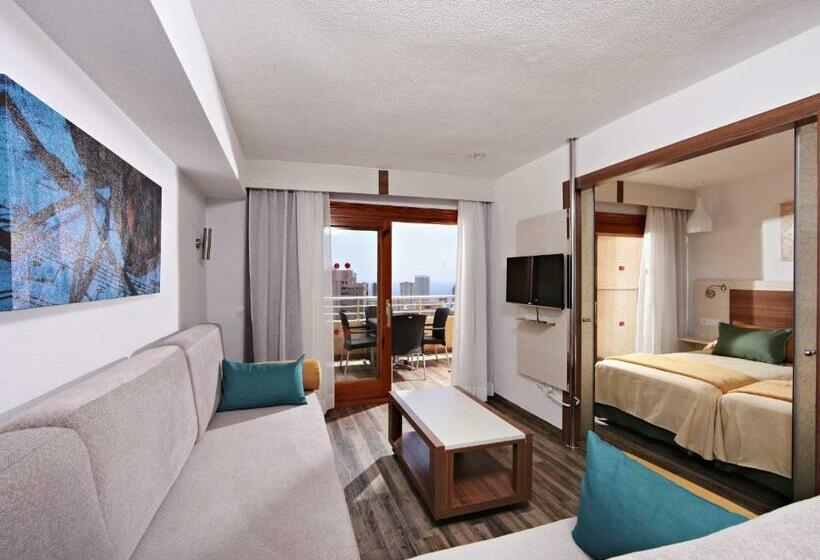 سوییت با چشم‌انداز استخر, Sandos Benidorm Suites