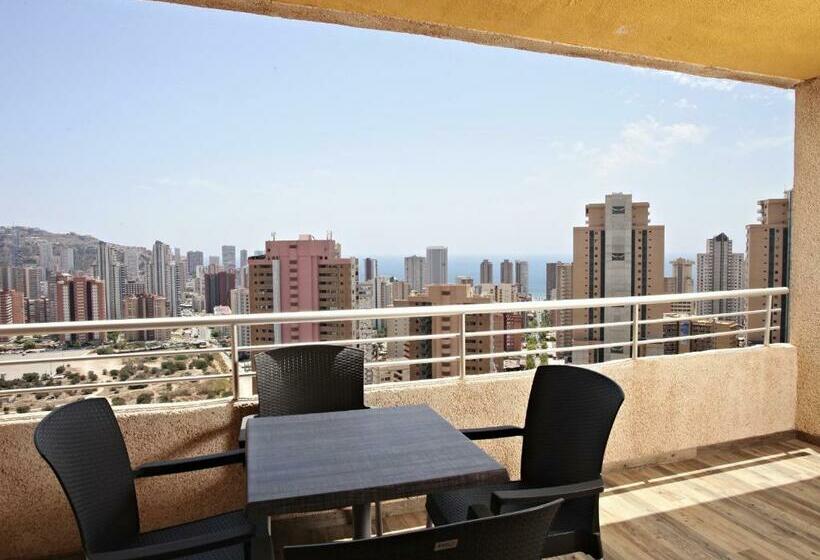 سوییت با چشم‌انداز استخر, Sandos Benidorm Suites