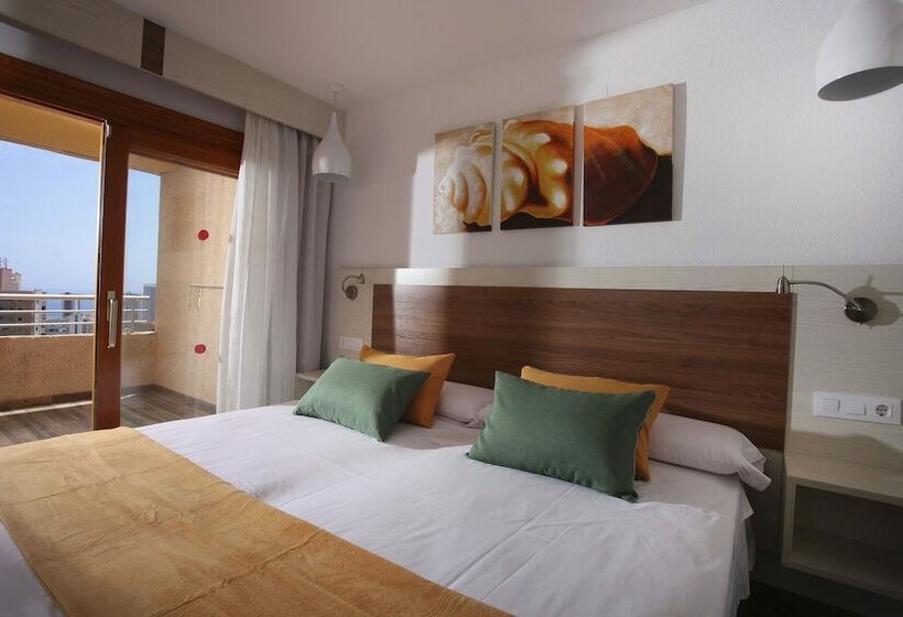 سوییت با چشم‌انداز استخر, Sandos Benidorm Suites