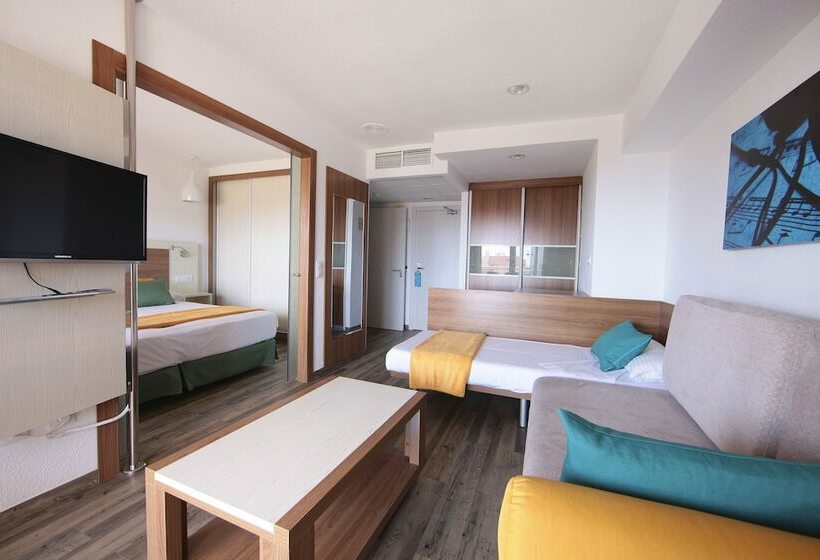سوییت با چشم‌انداز استخر, Sandos Benidorm Suites