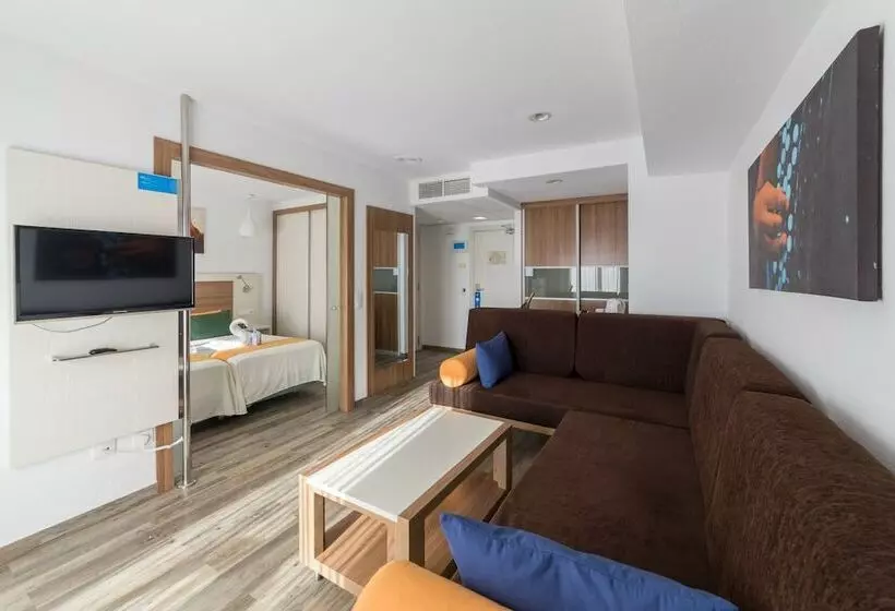プールビュースイート, Sandos Benidorm Suites