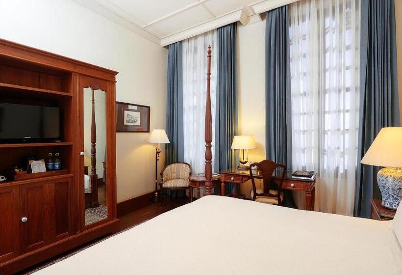 带大床的高级房间, Settha Palace