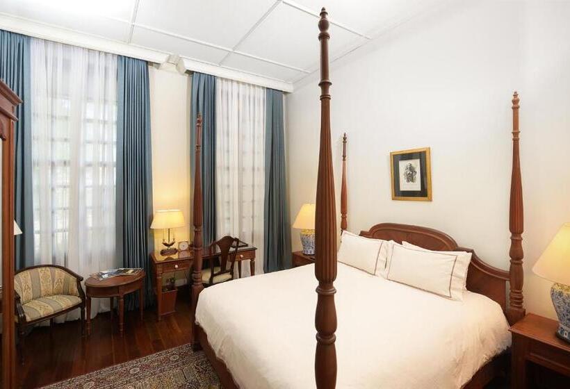 带大床的高级房间, Settha Palace