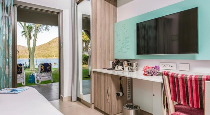 스탠다드 룸 호수 전망, The Cabanas Hotel At Sun City Resort