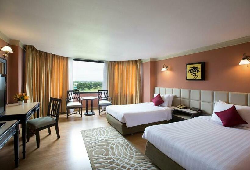 이그제큐티브 룸 킹사이즈 침대, The Imperial Hotel & Convention Centre Phitsanulok