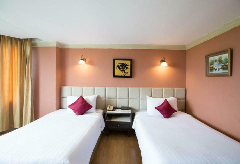 이그제큐티브 룸 킹사이즈 침대, The Imperial Hotel & Convention Centre Phitsanulok