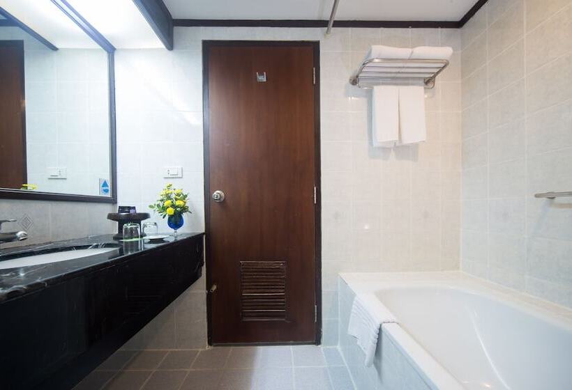디럭스 룸, The Imperial Hotel & Convention Centre Phitsanulok