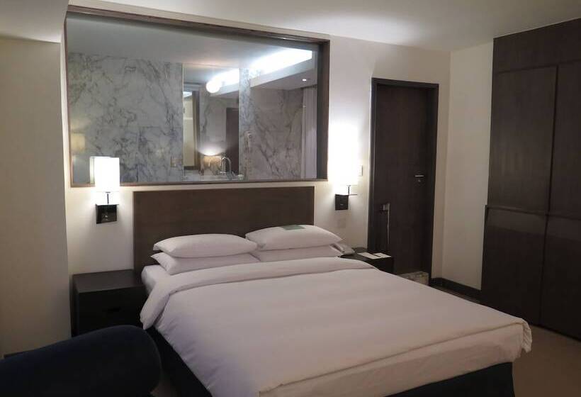 اتاق لوکس, United