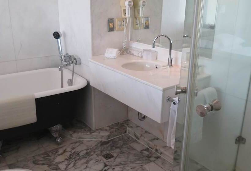 سوییت جونیور, United