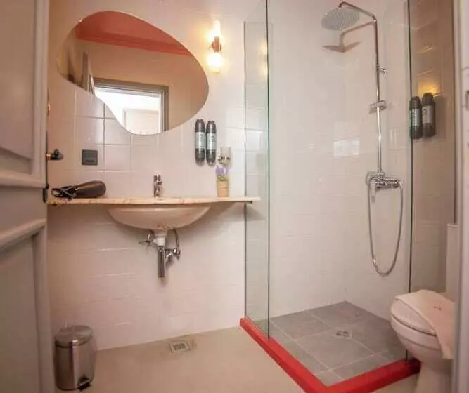 اتاق اکونومی, Maria Luisa by Introvert Hotels