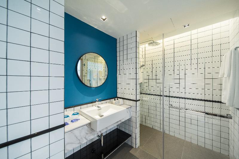 غرفة قياسية مطلّة علي حمام السباحة, Kram Pattaya