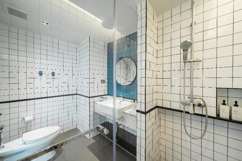 غرفة قياسية مطلّة علي حمام السباحة, Kram Pattaya