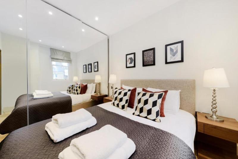 غرفة قياسية مطلّة علي حمام السباحة, Kram Pattaya