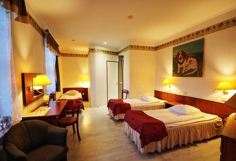 اتاق استاندارد سه نفره, Nb Hotel With Free Parking