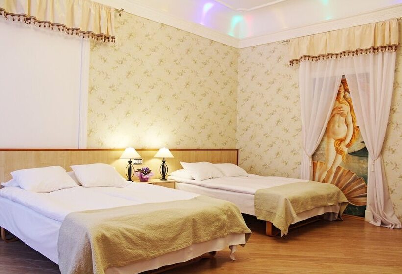 سوییت, Nb Hotel With Free Parking