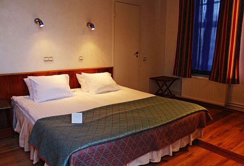 سوییت, Nb Hotel With Free Parking