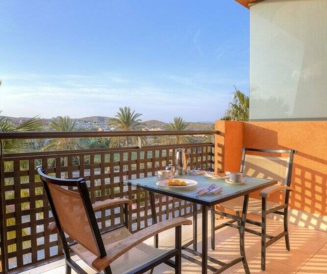 غرفة قياسية ثلاثية, Valle Del Este