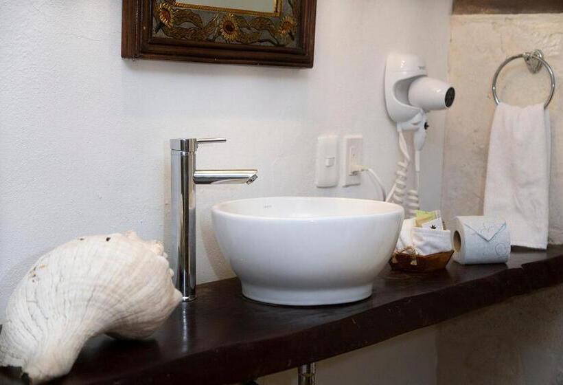 חדר קומפורט, Amar Inn