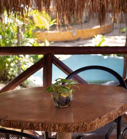 בונגלו סטנדרט עם נוף לגינה, Amar Inn