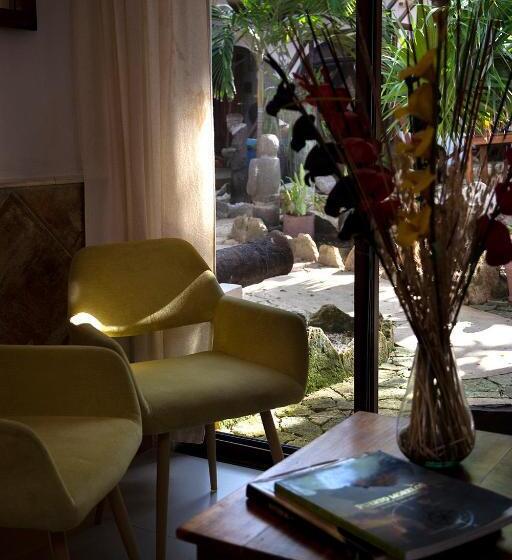 בונגלו סטנדרט עם נוף לגינה, Amar Inn