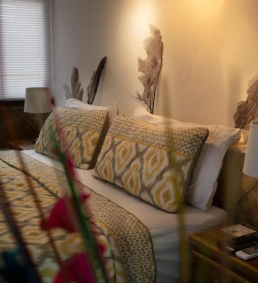 בונגלו סטנדרט עם נוף לגינה, Amar Inn