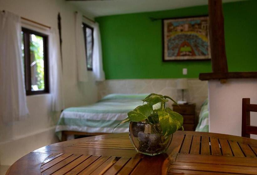 בקתה סטנדרטית, Amar Inn