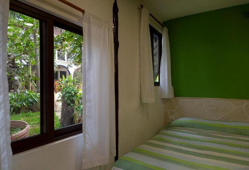 בקתה סטנדרטית, Amar Inn