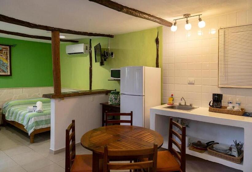 בקתה סטנדרטית, Amar Inn