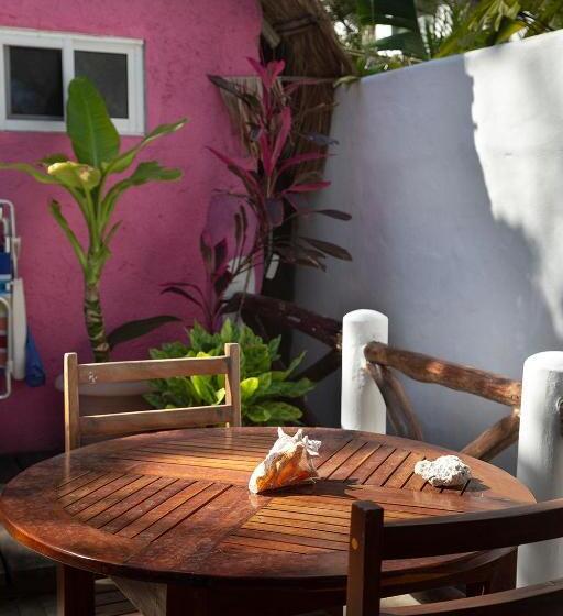 בקתה סופריור, Amar Inn