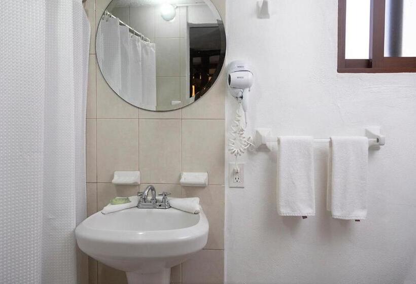 בונגלו סטנדרט עם נוף לגינה, Amar Inn