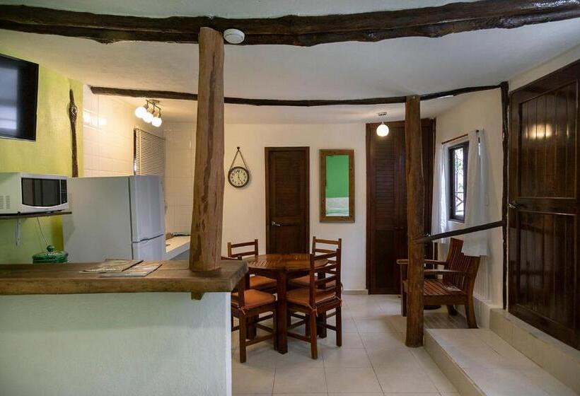 בקתה סטנדרטית, Amar Inn